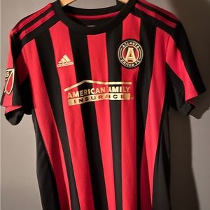 Atlanta United women’s jersey large 2018
